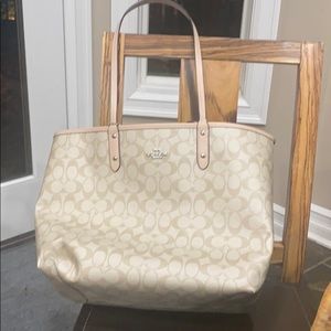 Coach purse with wallet